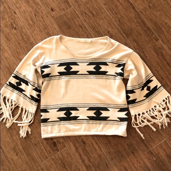 Millau Tops - Fringe western like pullover L/S top